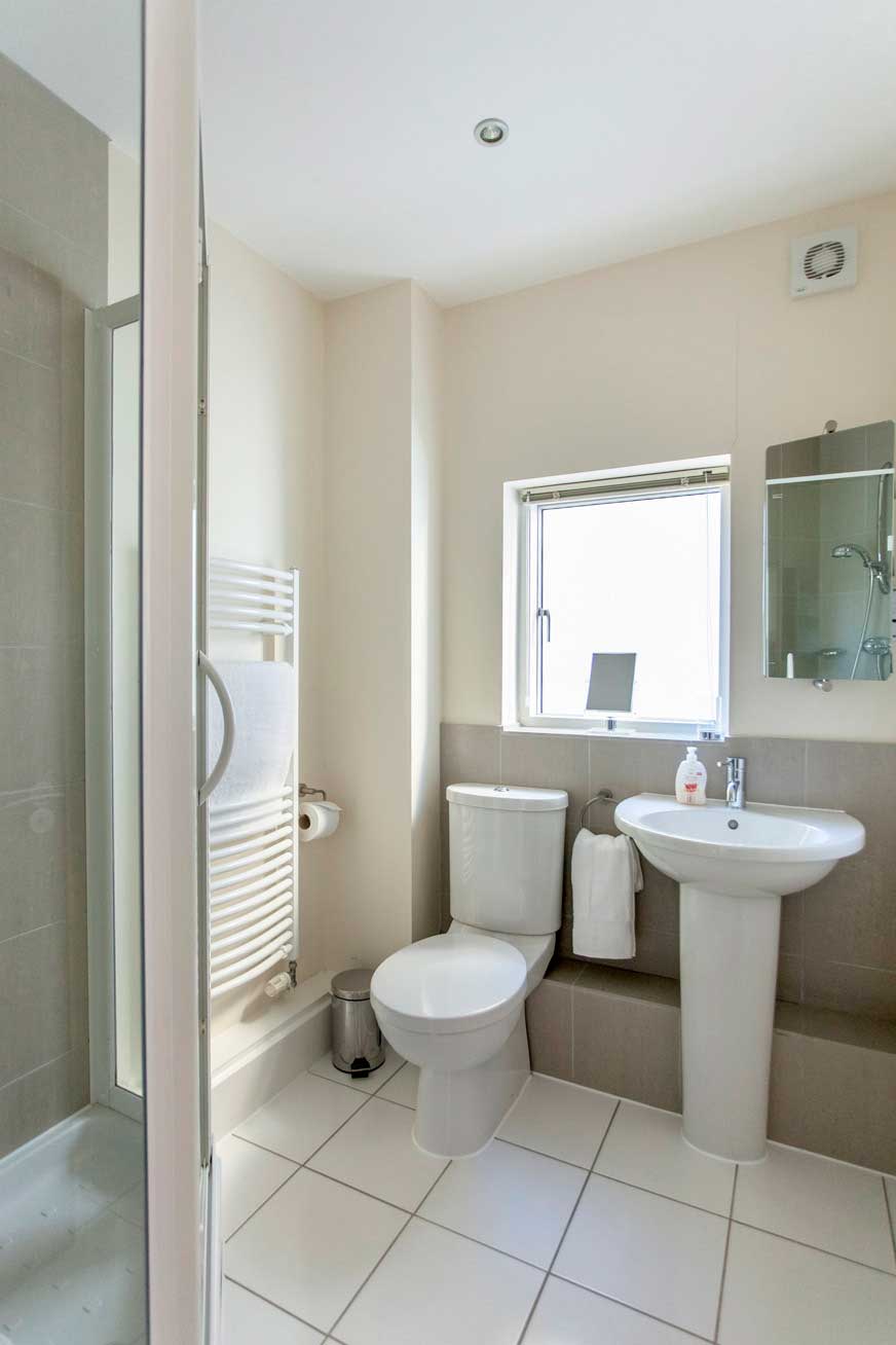 Clearwater 25 - Reeds, Lower Mill Estate – Bathroom